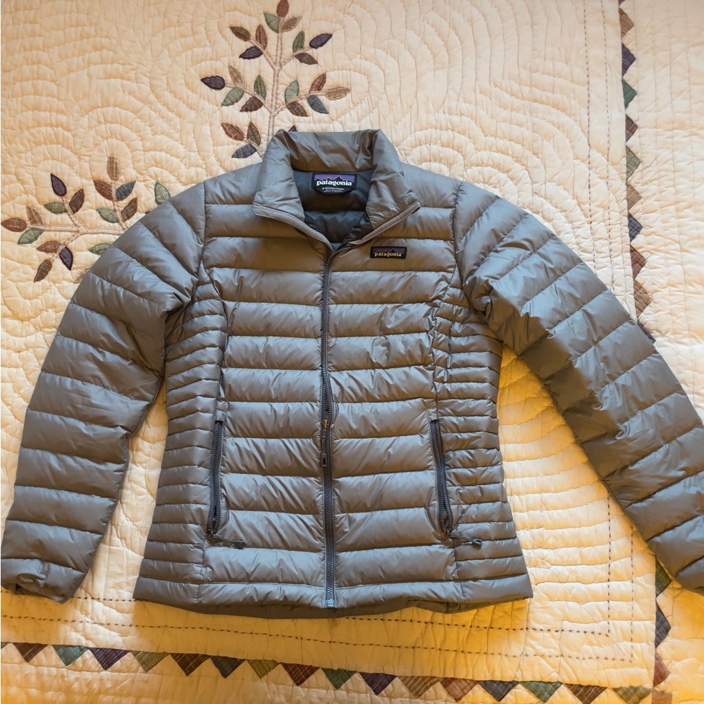 Patagonia Women’s Down Sweater Jacket In Herring Gray